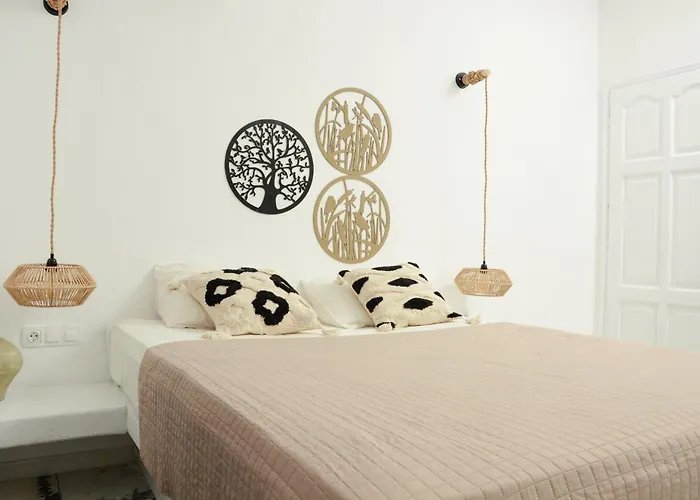 Aegean White Aparts Αγία Άννα